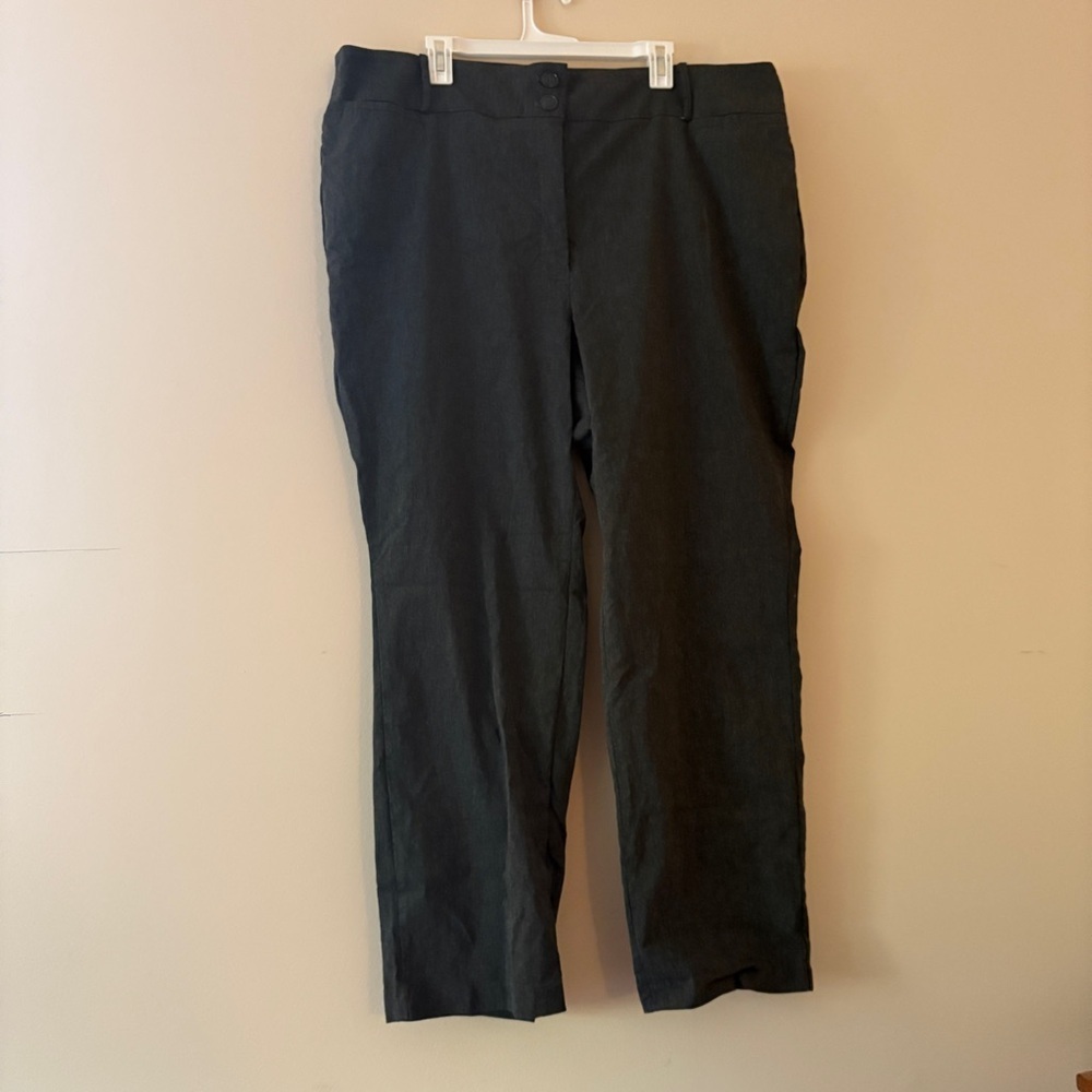 Lane Bryant Women’s Gray Slim Leg Dress Pants Size 26S Stretch